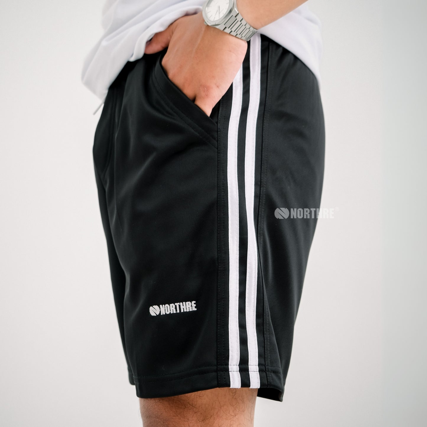 NORTHRE Sports Shorts Crossguild Black two strips NTbasic